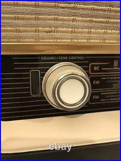 1959 Grundig Model 997 Radio/Short Wave Beautiful Tube Radio Parts or Repair