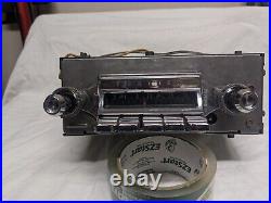 1961 Pontiac Radio With Knobs 989613 (Parts)