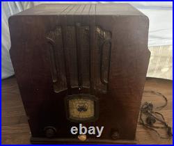 FOR PARTS OR NOT WORKING Sparton 536 Tube Tombstone Radio