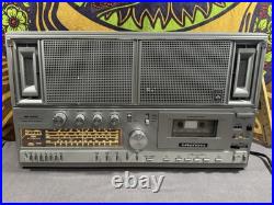 GRUNDIG RR 3000 Stereo Radio FOR PARTS OR REPAIR GRUNDIG RR 3000 Stereo Radio FOR PARTS OR REPAIR
