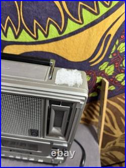 GRUNDIG RR 3000 Stereo Radio FOR PARTS OR REPAIR
