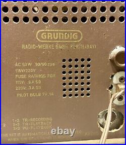 Grundig Radio Model 3262U For Parts or Repair Powers On Great Display