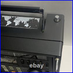 Grundig Satellit Professional 650 Turns On Selling As Is/For Parts