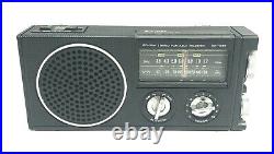 HITACHI WH-886 SW MW 2 band radio vintage with case (AS-IS- For Parts)