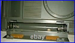 MAGNAVOX D8443 VINTAGE BOOMBOX GHETTOBLASTER RADIO Parts or Repair AS IS