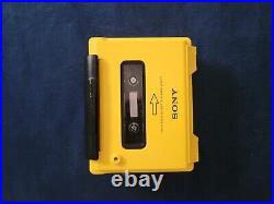 Parts Vintage Sony Walkman Sports WM-F5 FM Stereo Radio Cassette Tape Player