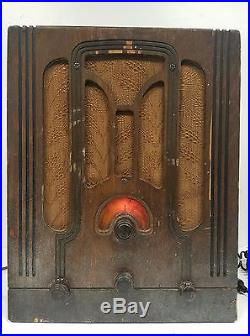 RCA VICTOR T6-9, vintage TOMBSTONE RADIO Powers On But selling for parts