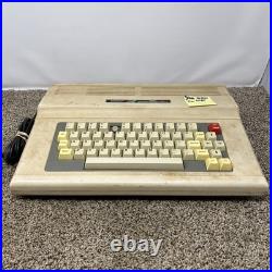 Radio Shack Tandy TRS-80 Color Computer 3 128K 26-3334 Vintage FOR PARTS AS IS