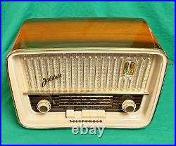 Rare Telefunken Jubilate 5161W AM/FM/SW Radio-AM Works, for Parts/Repair