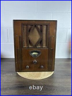 Rare Vintage Fada Tube AM Radio. 14x17 Face. Parts