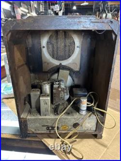 Silvertone Tube Radio Model 4564 Vintage 1930's turns on as is parts