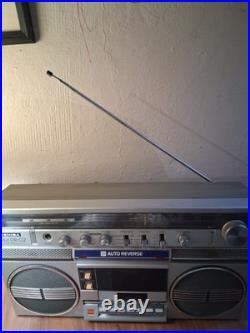 Toshiba BomBeat DR-02 Vintage 80s Boombox Cassette Player FOR PARTS/REPAIR