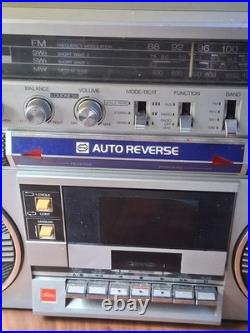 Toshiba BomBeat DR-02 Vintage 80s Boombox Cassette Player FOR PARTS/REPAIR