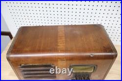 Used Antique Pre-War Vintage Trav-Ler Wood Case Tube Radio For Parts Repair USA