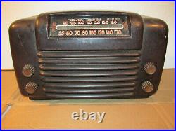 VINTAGE 1940s PHILCO 48-464 Tabletop Tube Radio Parts Repair USA BAKELITE Case