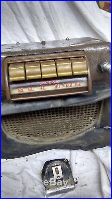 VINTAGE 1947 1953 GMC TRUCK RADIO Tube type turns on