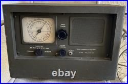 VINTAGE R-100/URR WWII Military Radio Receiver. For Parts or Repair