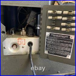 VINTAGE R-100/URR WWII Military Radio Receiver. For Parts or Repair