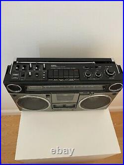 VINTAGE SANYO M9990 BOOMBOX AM/FM CASSETTE RADIO! BATTERY INCLUDED! For Parts