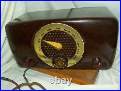 Vintage 1949 Zenith Model 7H918 FM Radio Brown Bakelite Parts or Restore