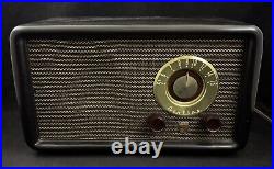 Vintage 1952 Airline 1553C Bakelite Tube Table Radio Parts or Repair