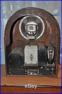 Vintage Airline Cathedral Tombstone Radio UNTESTED! FOR PARTS OR RESTORE ONLY