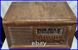 Vintage Antique -Philco -41-255 Tube, 3 Band Radio -For Parts or Repair READ