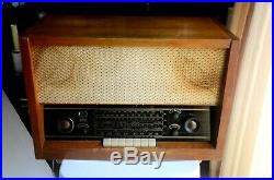 Vintage BRAUN TS2 Radio Made In West Germany Doesn't Work For Parts Or Repair