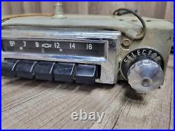 Vintage Chevrolet Am 5 Push Button Am Stereo For Parts Or Repair