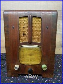 Vintage Emerson Broadcast Kilocycles Tube Radio, Not Working, For Parts or Decor