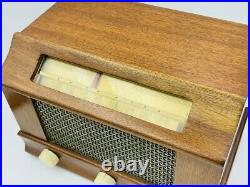 Vintage Federal Model E 1025 Tb Table Radio
