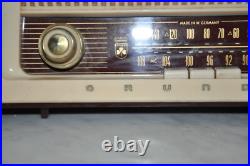Vintage Grundig Model 87 USA AM-FM Radio FOR PARTS OR RESTORATION