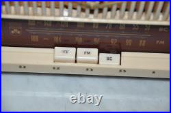 Vintage Grundig Model 87 USA AM-FM Radio FOR PARTS OR RESTORATION