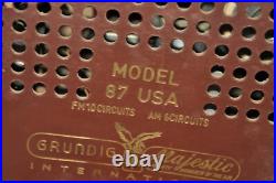 Vintage Grundig Model 87 USA AM-FM Radio FOR PARTS OR RESTORATION
