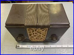 Vintage International Kadette Jewel Tube Radio for parts or project