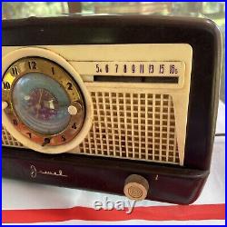 Vintage Jewel Wakemaster 5057U Clock Radio For Parts or Repair /USA made