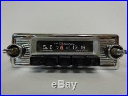 Vintage Le Chaperon Davis Radio AM Push Button 8 Transistor VW Bus Bug Ghia 519
