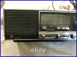 Vintage Lloyds AMFM Table Top Radio J926-Powers On-For Parts
