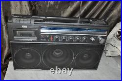 Vintage Magnavox D8443 Boombox 80s Ghetto Blaster FOR PARTS / REPAIR