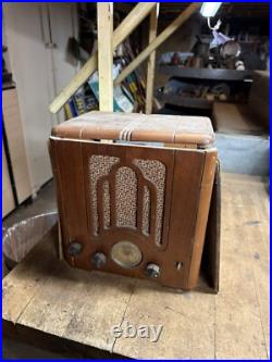 Vintage Old Crosley Electric Model 515 Tube Radio Tombstone Wood Case Parts USA