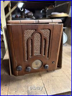 Vintage Old Crosley Electric Model 515 Tube Radio Tombstone Wood Case Parts USA