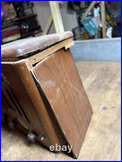 Vintage Old Crosley Electric Model 515 Tube Radio Tombstone Wood Case Parts USA