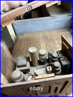 Vintage Old Crosley Electric Model 515 Tube Radio Tombstone Wood Case Parts USA