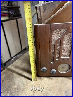 Vintage Old Crosley Electric Model 515 Tube Radio Tombstone Wood Case Parts USA