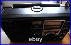Vintage Panasonic Radio 8 BAND FM/AM/SW1-6 Model No RF-2200, For parts/ repair