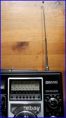 Vintage Panasonic Radio 8 BAND FM/AM/SW1-6 Model No RF-2200, For parts/ repair