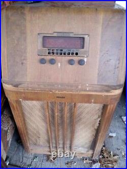 Vintage Philco Floor Radio Parts are there needs work