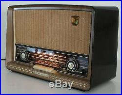 Vintage Philips Norelco B5X68A Tube Radio for Repair/Parts Working Condition