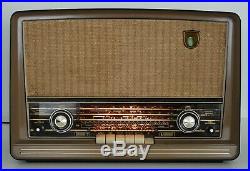 Vintage Philips Norelco B5X68A Tube Radio for Repair/Parts Working Condittion