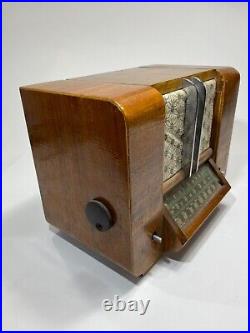 Vintage RCA Victor A-20 Globe Trotter Tube Radio Rare FOR PARTS/REPAIR